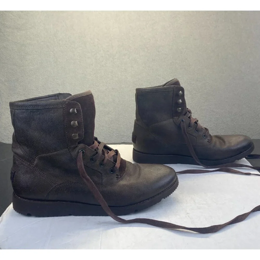 UGG Cavitt Antiqued Leather Fur Lined Military Boots Shoes Size 9 Mens F19216G
